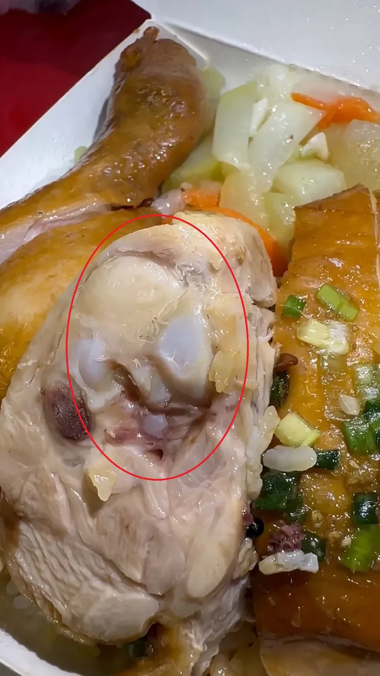 油雞腿切面有多隻活蛆爬動。翻攝Threads