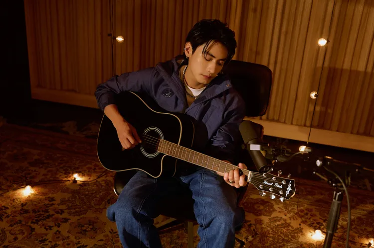 宋柏緯表示自己必備1件連帽外套。品牌提供