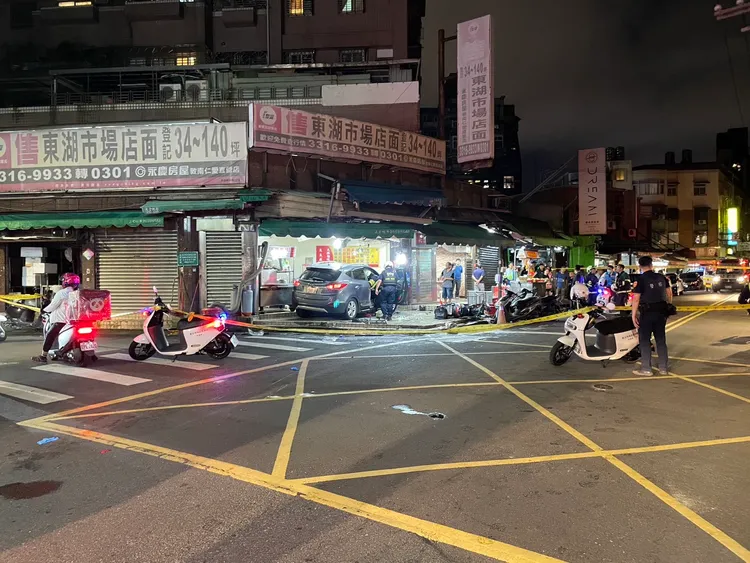 3人命危送醫搶救。消防局提供