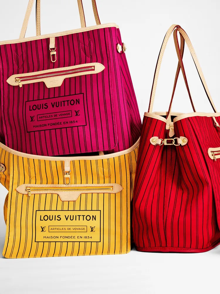 LV推出擁有翻轉樂趣、1包2背的Neverfull Inside Out包。品牌提供