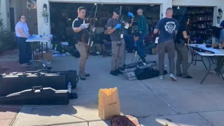 凱利家中被搜出200多枝槍和超過25萬發子彈。翻攝自X@Rene_gadeCowboy