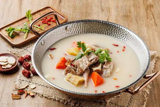 撈王清燉竹蔗羊肉煲新上市 主廚美味即食帶回家