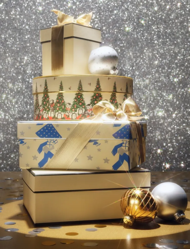 消費滿6000元或指定條件可享受限量佳節包裝。品牌提供