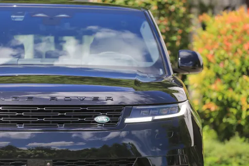 壹蘋試駕|「絕對黑」的神秘野性之美 Range Rover Sport黯影版