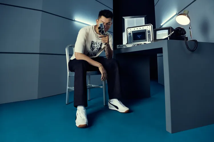 瘦子以黑白配色搭出簡約造型。品牌提供