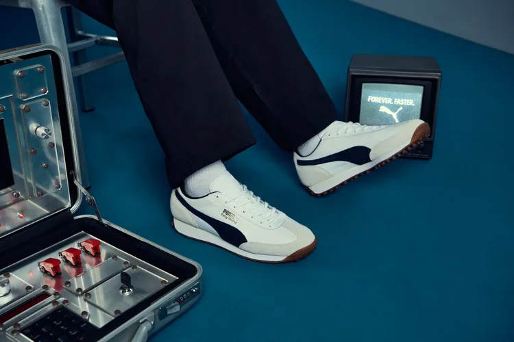 PUMA Easy Rider Mix以招牌彎刀注入復古氣息。品牌提供