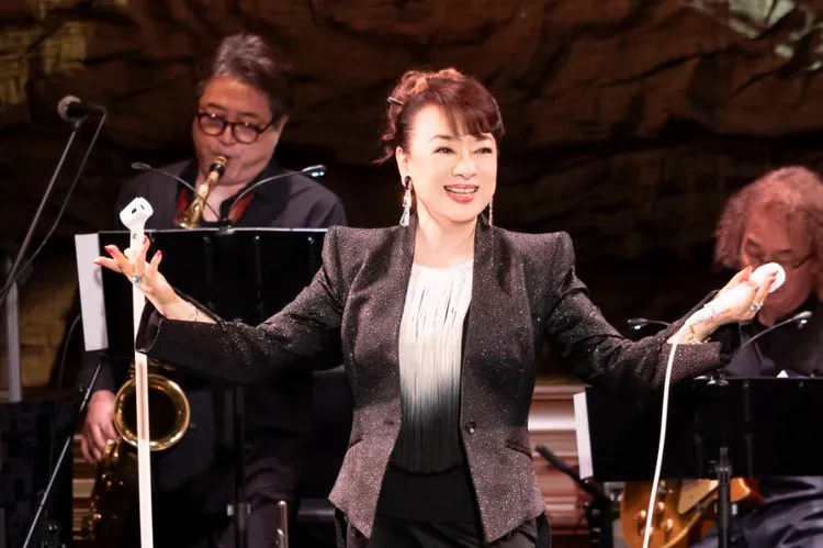 翁倩玉獲獎無數，更是中外不少粉絲心中的優質偶像。大大娛樂提供