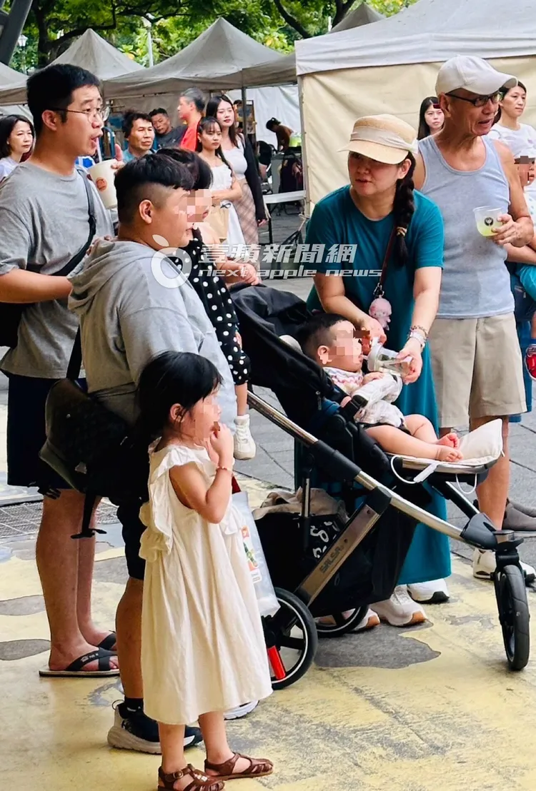 Selina全家巧遇小亨堡。林丞偉攝