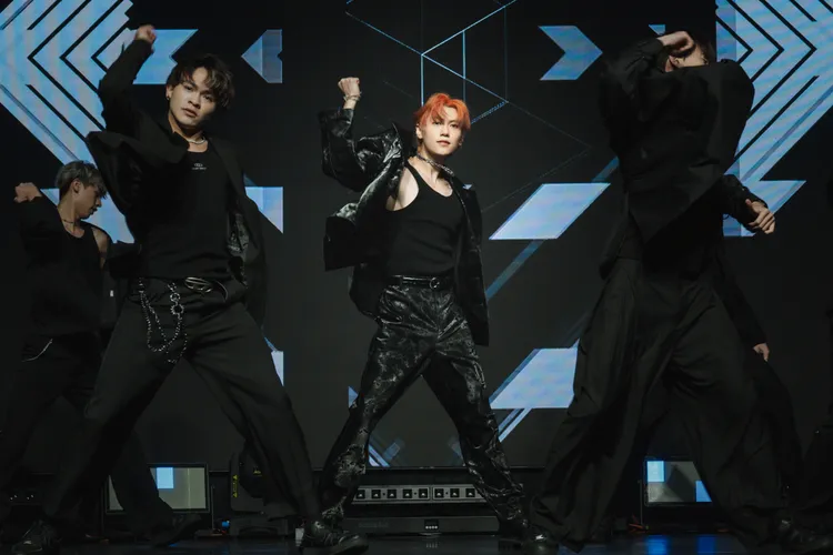 邱宇辰跳魔王舞掀全場高潮。百鴻揚娛樂