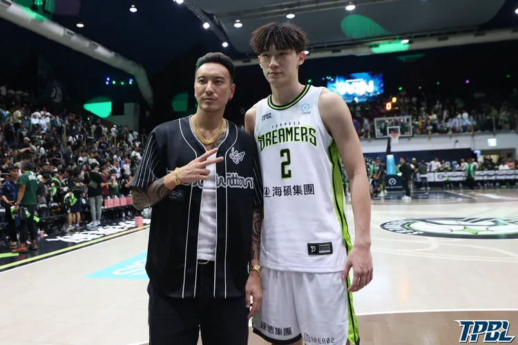 馬建豪(右)與王陽明(左)。TPBL
