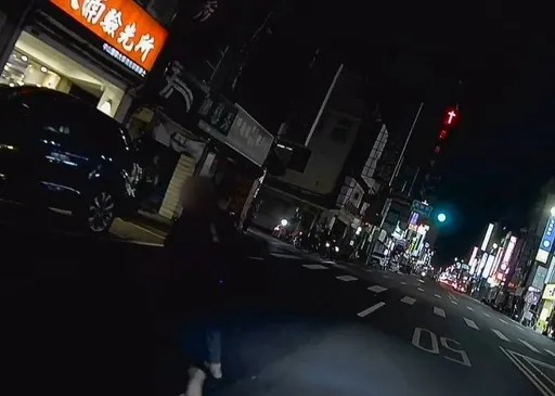 警攔查可疑機車!乘客這原因跳車拔腿狂奔 警民合力逮失聯移工