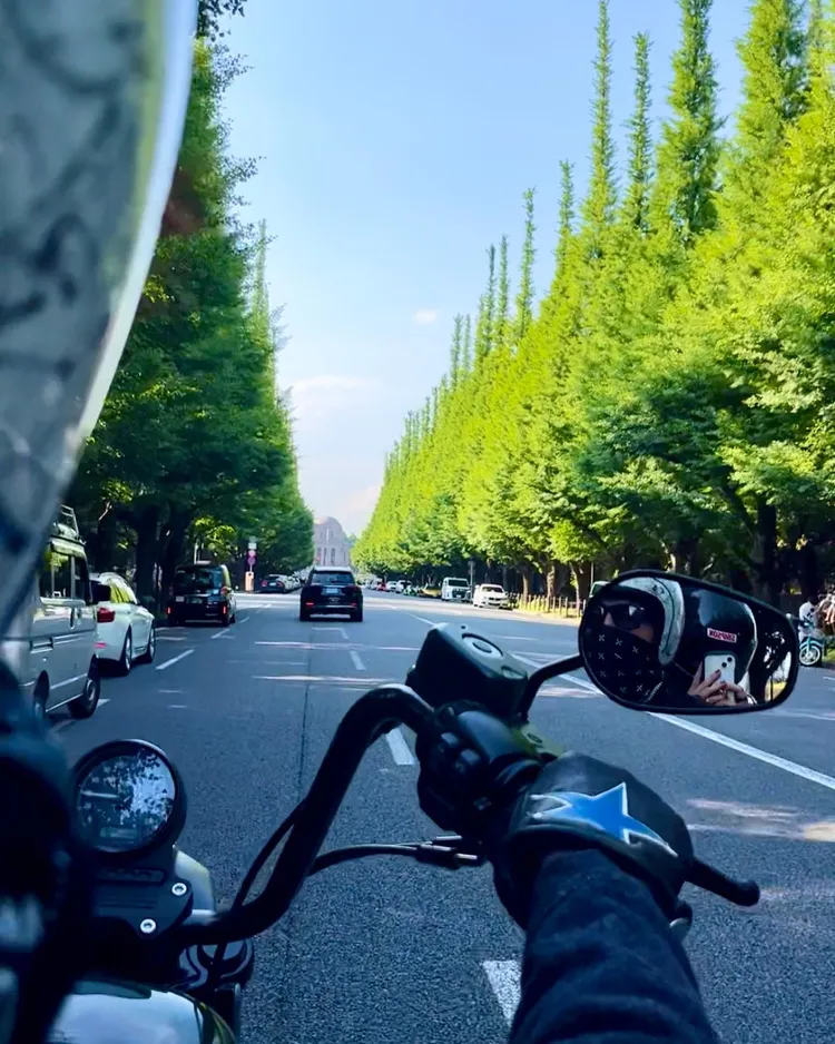 木村拓哉時常騎重機載女兒兜風。翻攝koki IG