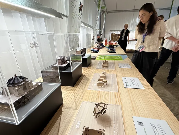 南美館2館展場以產業出發，讓遊客感受台南在地設計力。莊曜聰攝