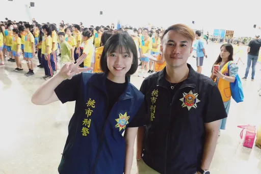 帥哥美女警前進校園 宣導反毒反詐寓教於樂