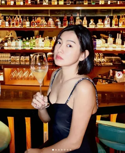 米可白細肩帶洋裝洩真實身材。翻攝米可白IG