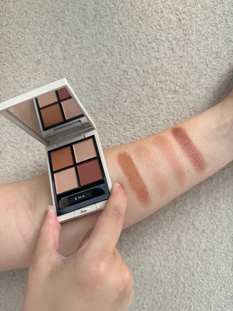 立體調色眼盤#EX10 Mojave Mystique，2150元。張家玲攝