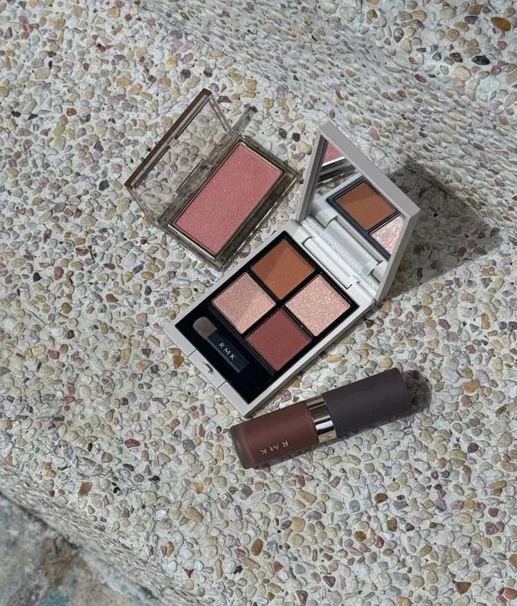 RMK過往在日本獨賣的梅田阪急限定彩妝，10月9日將於台北新光三越信義A8獨家販售。張家玲攝