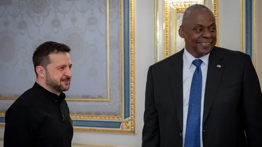 美防長訪烏克蘭宣布4億美元軍援　供裝甲車及彈藥