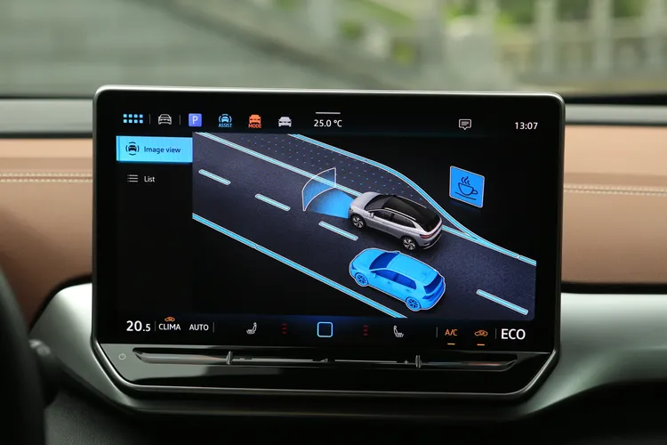 無論是ID.4或ID.5，全車系都搭載完整的IQ.DRIVE 智能駕駛輔助系統，其中包含了一鍵啟動Level 2的Travel Assis智慧車陣穿梭系統。林浩昇攝