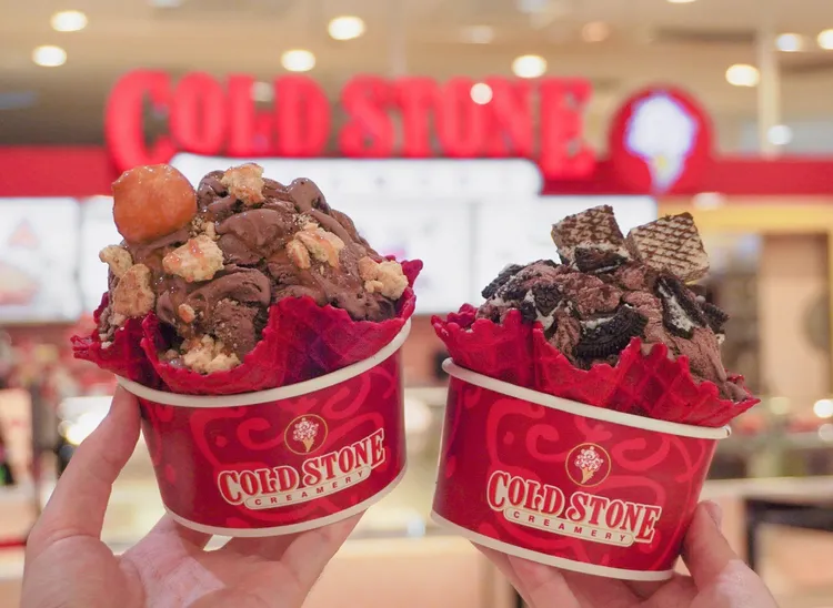 連續4天酷聖石冰淇淋直營門市享中杯以上冰淇淋第2杯10元。COLD STONE提供