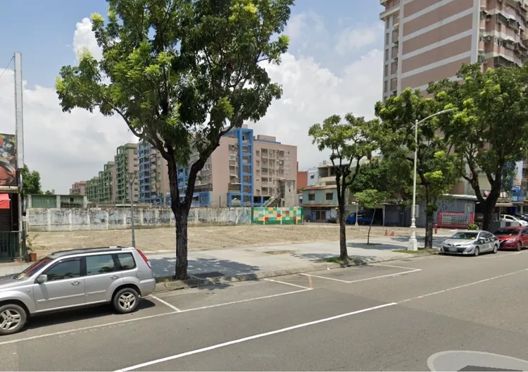 「利頂建設」以總價1.55億元，購入宏平路「雨果幼兒園」原址，面積258坪屬住5分區，換算每坪地價站上60萬元。翻攝google map