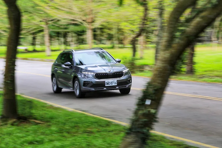 曾仲葳的先生表示，Kamiq油門踩下去之後竟然有微微貼背感，而且在山路爬坡、超車也游刃有餘。林浩昇攝