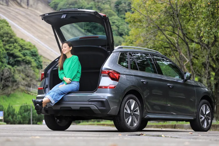 曾擔任新聞台主播的曾仲葳，看過社會上的各種百態，深刻體驗一輛安全的車，是家庭出遊平安回家最重要的一環。林浩昇攝