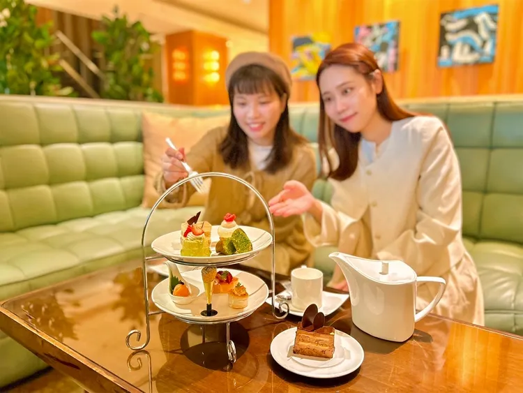 台南遠東香格里拉飯店特別於展覽期間在大廳茶軒推出「藝術下午茶」服務。業者提供