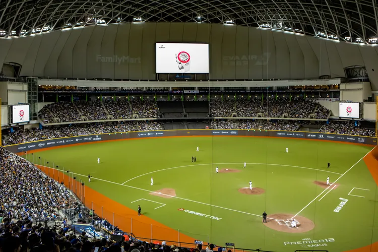 HUBLOT Big Bang Unico左冠陶瓷計時碼錶。品牌提供