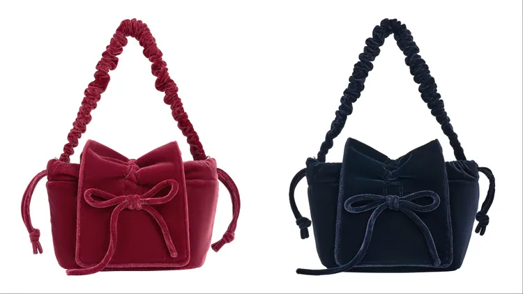 絨面蝴蝶結水桶包，各1790元。品牌提供
