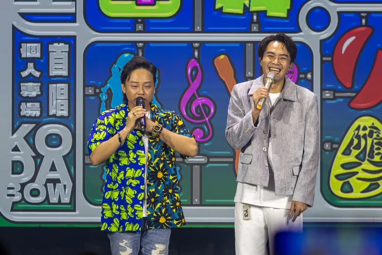 柯大堡開唱邀好友賴銘偉助陣。三川娛樂提供