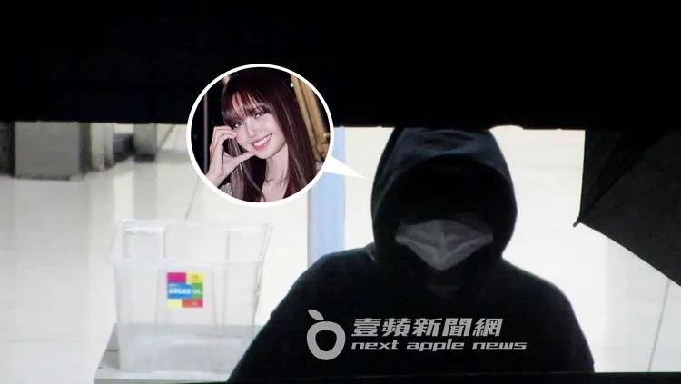 Lisa全身包緊緊，走出小港機場VIP通道，不到1秒就快速坐上保母車。陳薇安攝