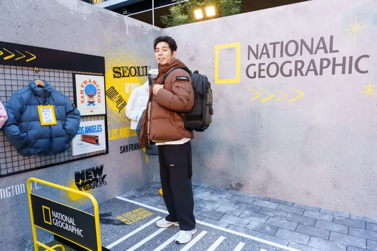 詹懷雲穿著GOLDENMOLE連帽羽絨外套，1萬2380元。品牌提供