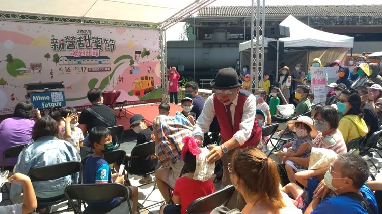 新營甜蜜節邁入第5屆，現場有街頭藝人表演。南市府提供