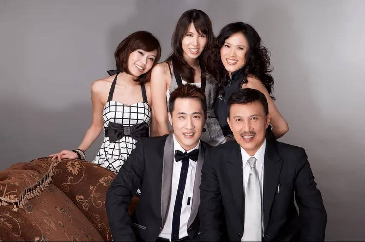 余祥銓全家合照。余祥銓提供