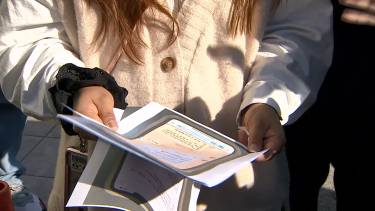 張妻說，她不敢告訴兒子「爸爸就是當警察死的」。民眾提供