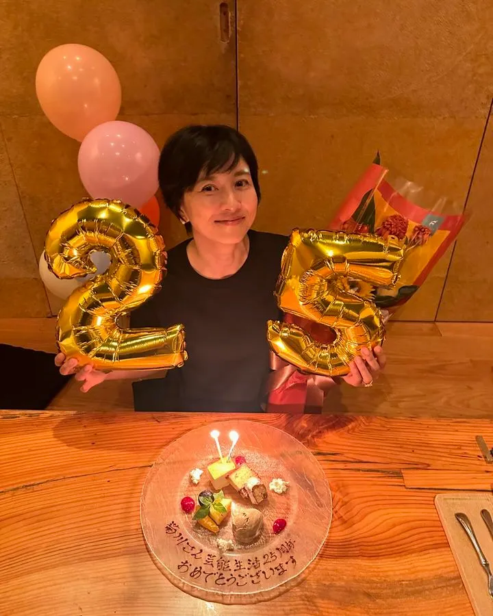 菊川怜今年歡喜度過演藝生活25周年。翻攝菊川怜IG