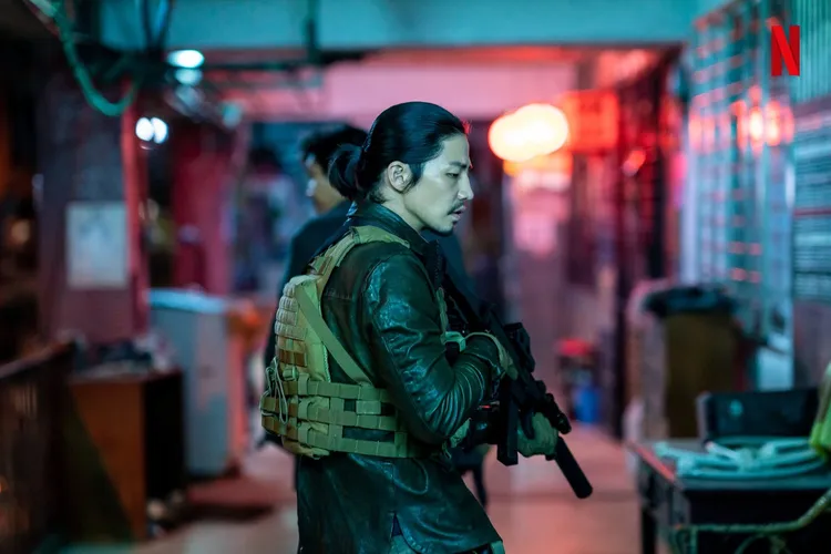 宋再臨在《夜叉：浴血諜戰》飾演精通槍械和戰術的黑色小隊組員。Netflix提供