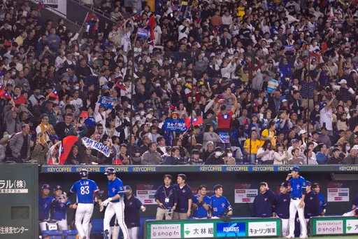 台灣應援團晚上10點準時停奏樂器 日球迷讚爆!網:天母球場訓練的