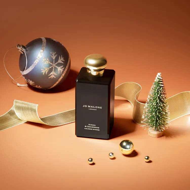 檜木與雪松芳醇香水，50ml／5650元、100ml／7800元。品牌提供