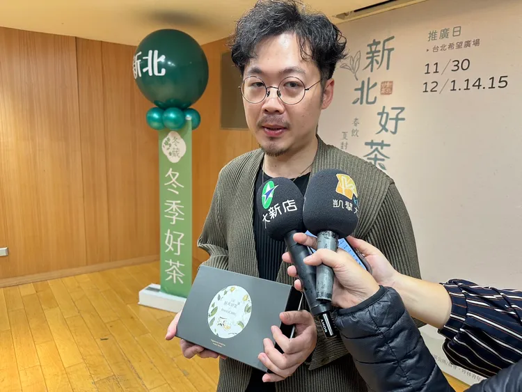 邱瀚生設計師將包種茶香變成精緻擴香瓶，在家就聞得道茶香。曾佳俊攝