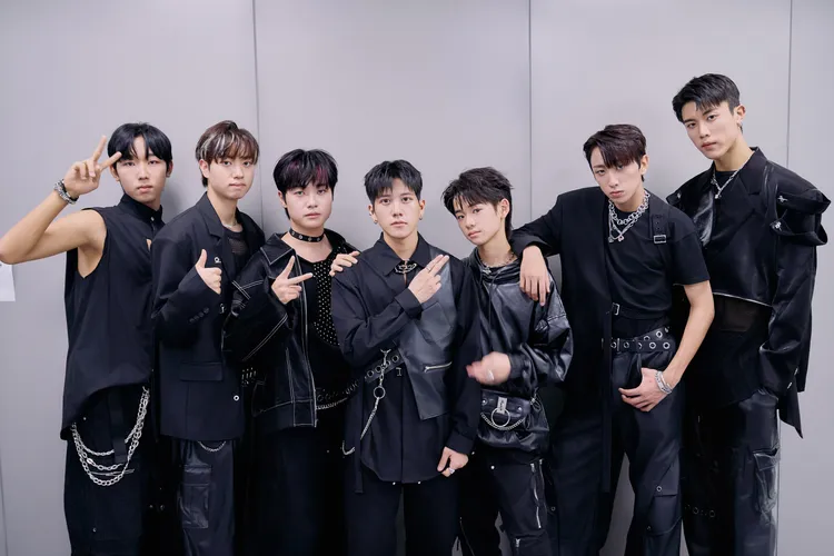 男團練習生們正為出道前備戰。天空娛樂提供