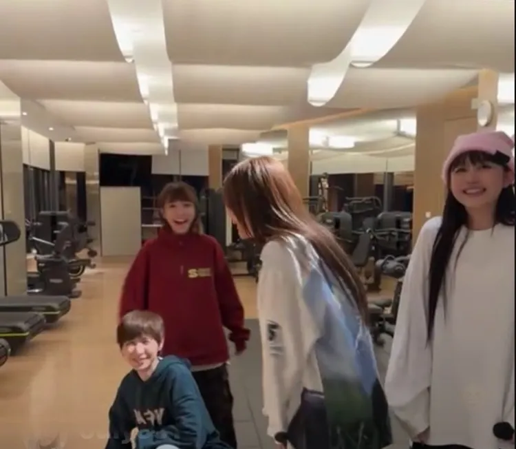 「BOOM！怪物星人」今天將在怪星音樂祭上海站表演，為了演出半夜仍在排練。圖／翻攝IG