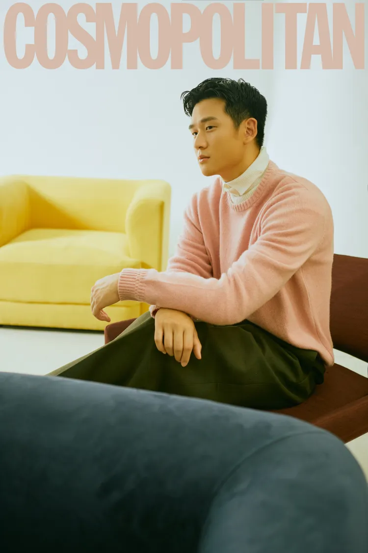 周興哲拍攝《COSMOPOLITAN》封面。《COSMOPOLITAN》提供