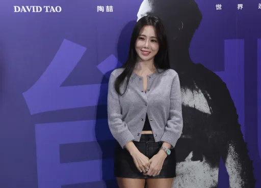 陶喆小16岁辣妻超短皮裙现身 左右为难!选不出爱华仔陈晓东还是老公