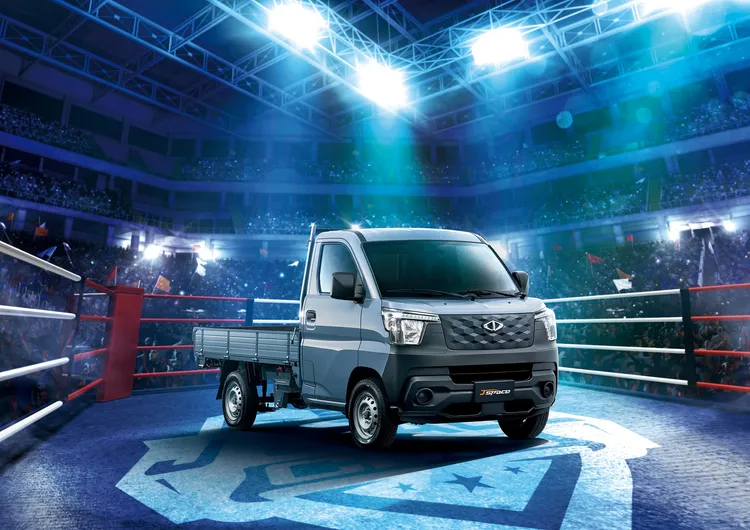 動力部分，J SPACE搭載最新1.5升動力系統，擁有同級最大的107PS馬力，更配備8速自排變速箱。業者提供