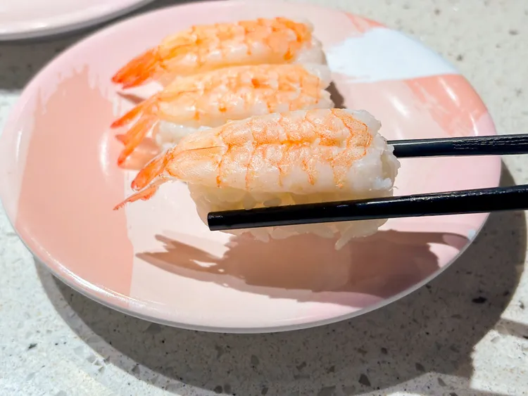 11/18至11/30「鮮蝦壽司」3貫只要30元，等於每貫10元就能吃到。爭鮮提供