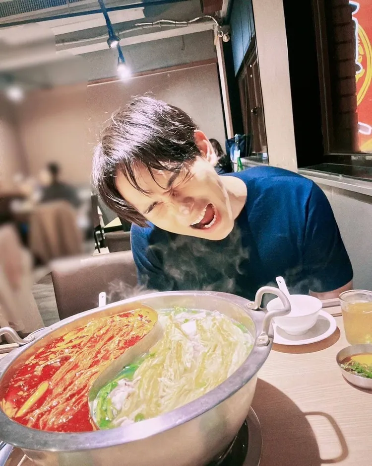 町田啓太來台吃火鍋表情超興奮。翻攝町田啓太IG