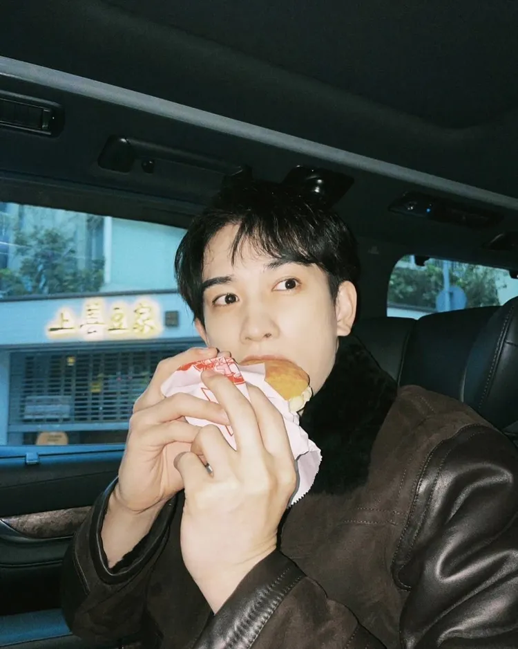 町田啓太嗑了4個冰火菠蘿油。翻攝町田啓太IG