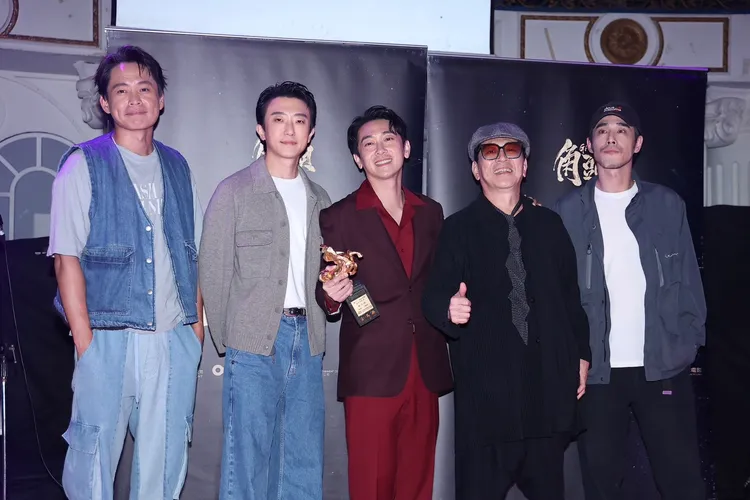 《角頭─大橋頭》演員群現身金馬慶功。娛樂中心攝